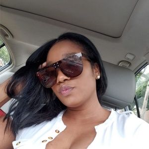 Meet your Posher, Shawnette